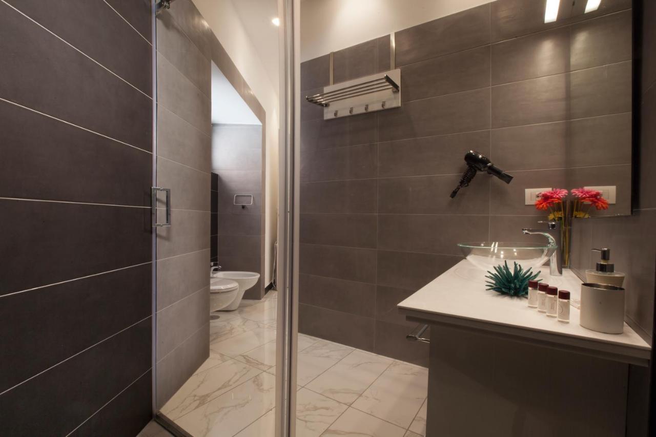 Suite Dei Catalani Naples Exterior photo