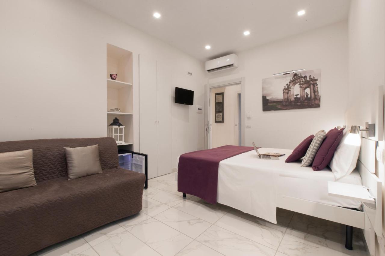 Suite Dei Catalani Naples Exterior photo