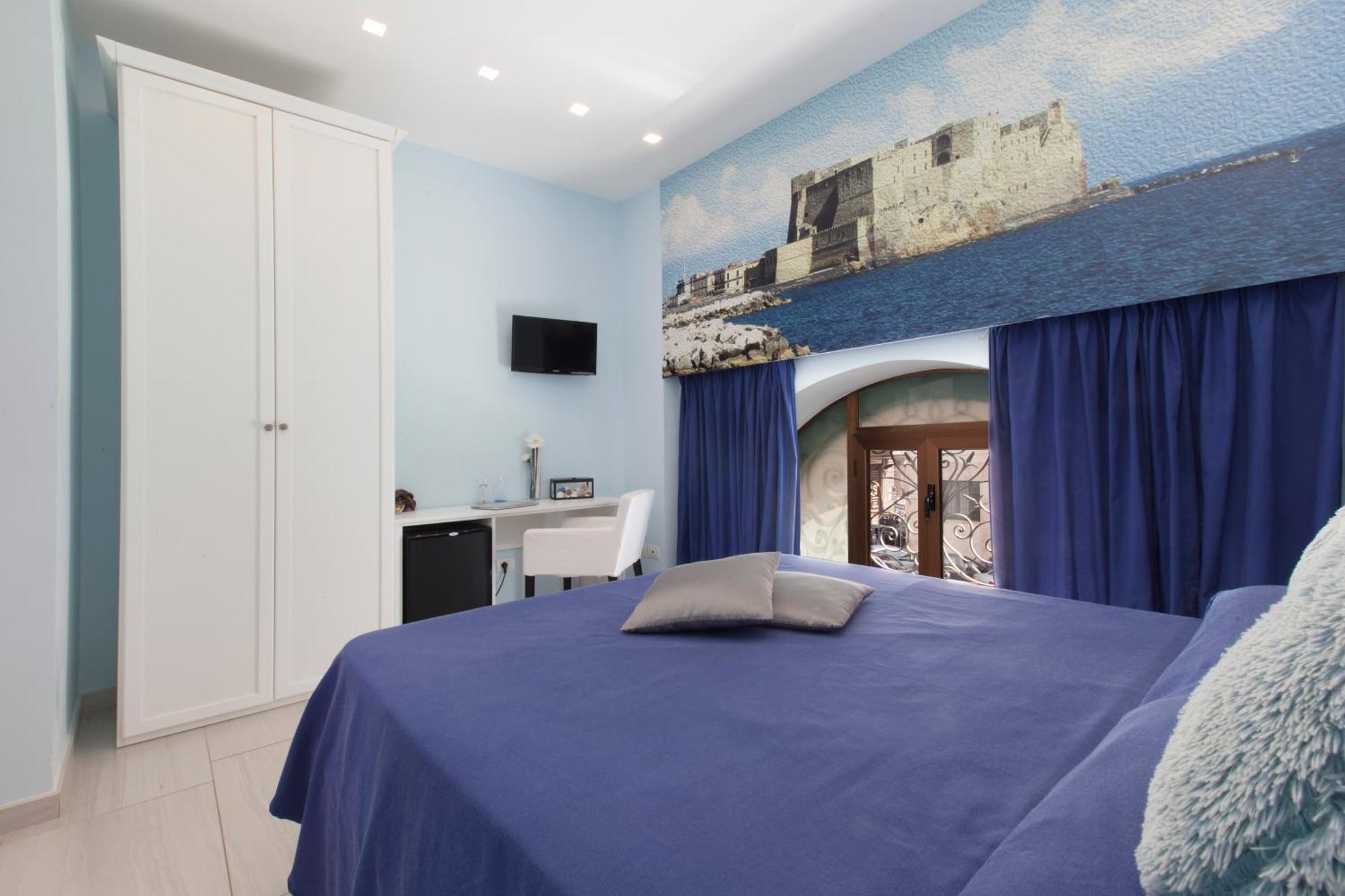 Suite Dei Catalani Naples Exterior photo