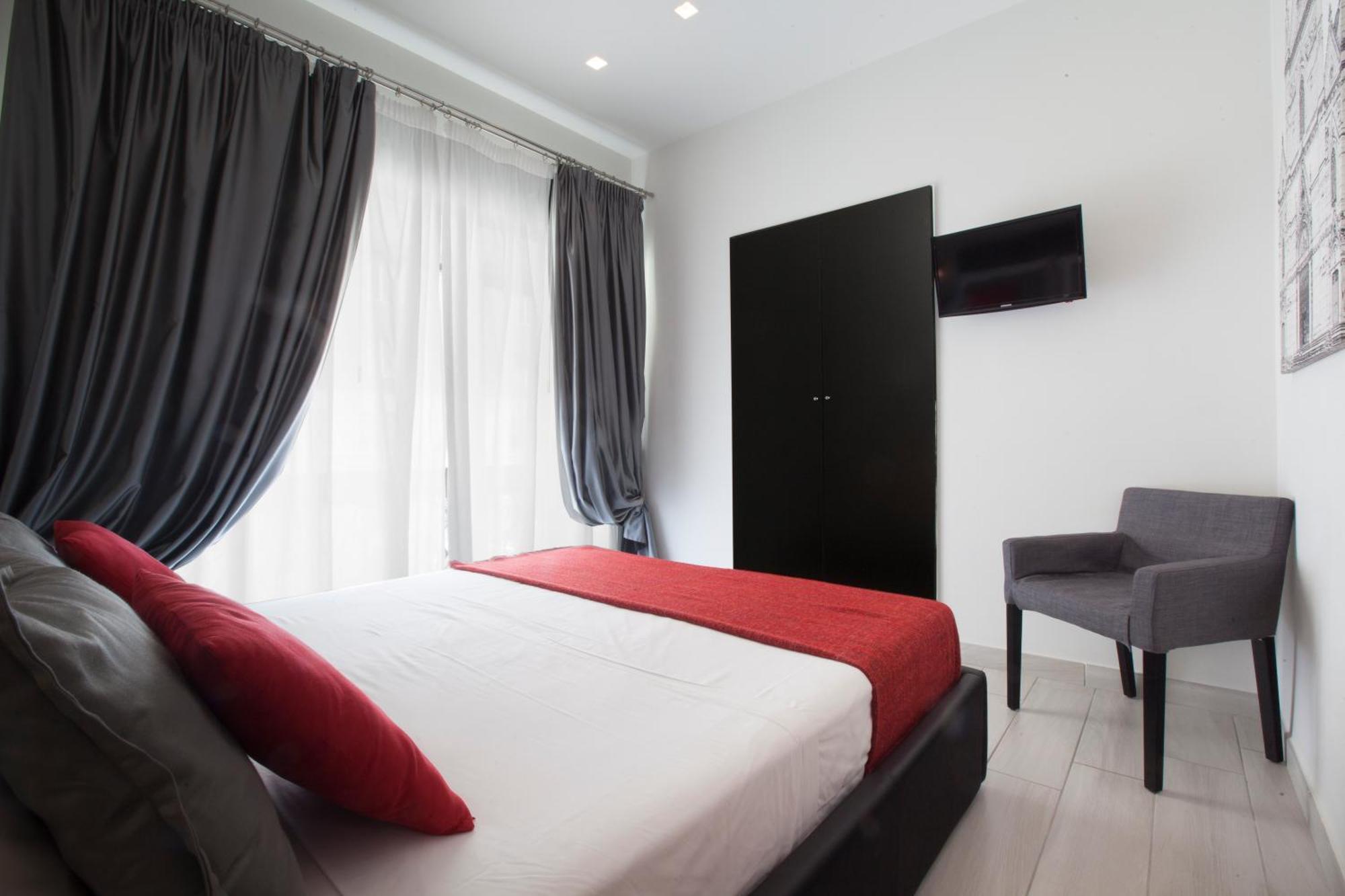 Suite Dei Catalani Naples Exterior photo