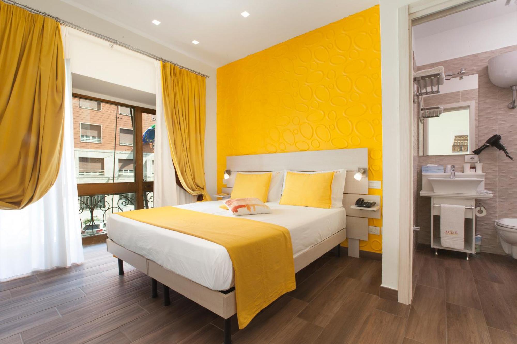 Suite Dei Catalani Naples Exterior photo