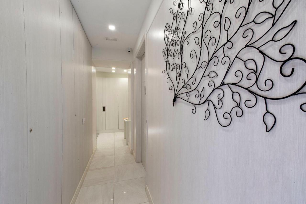 Suite Dei Catalani Naples Exterior photo