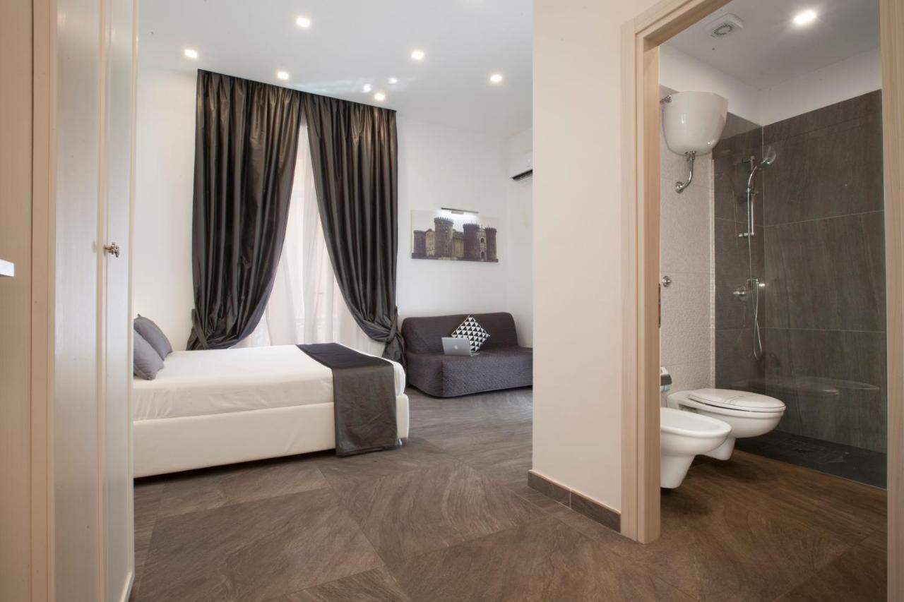 Suite Dei Catalani Naples Exterior photo