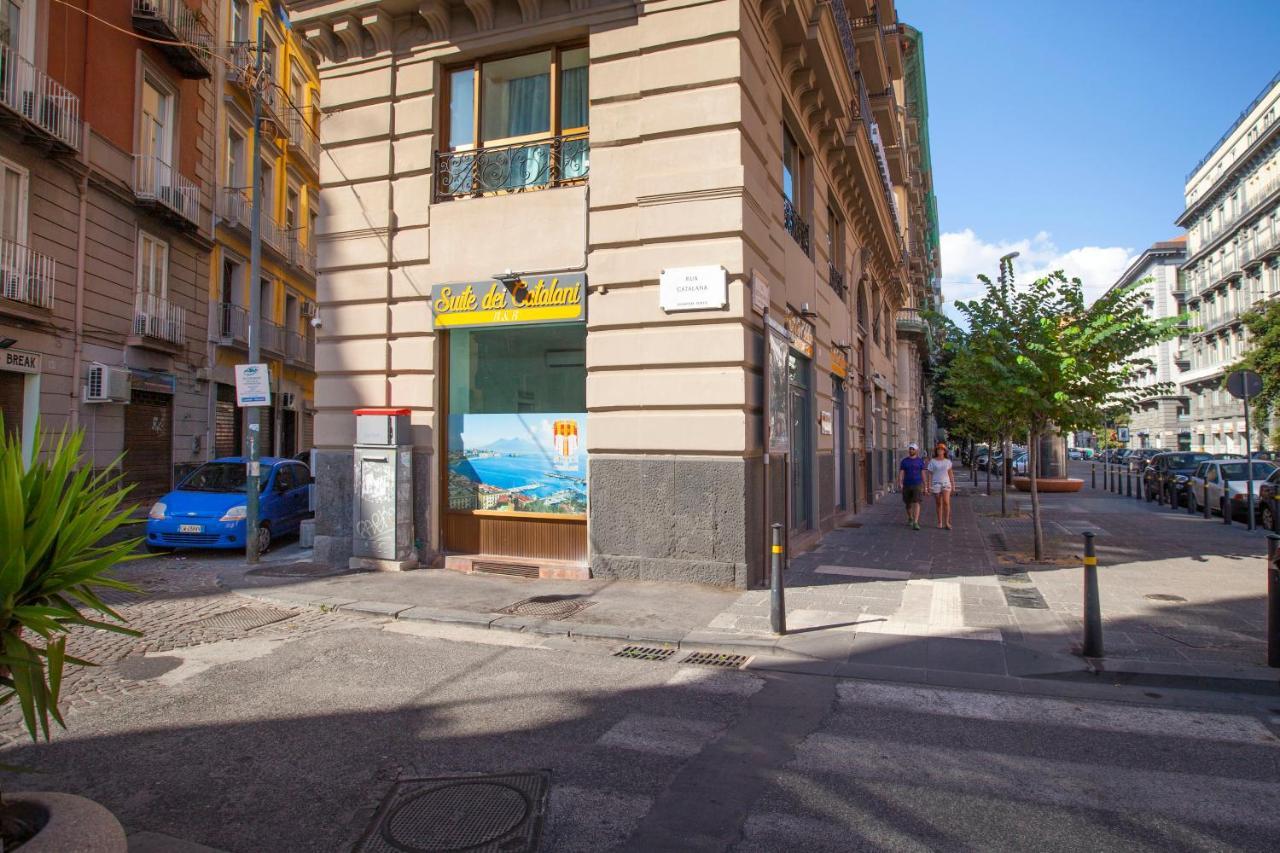 Suite Dei Catalani Naples Exterior photo