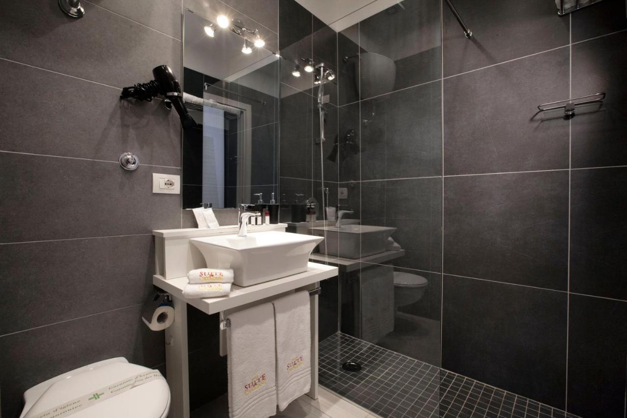 Suite Dei Catalani Naples Exterior photo