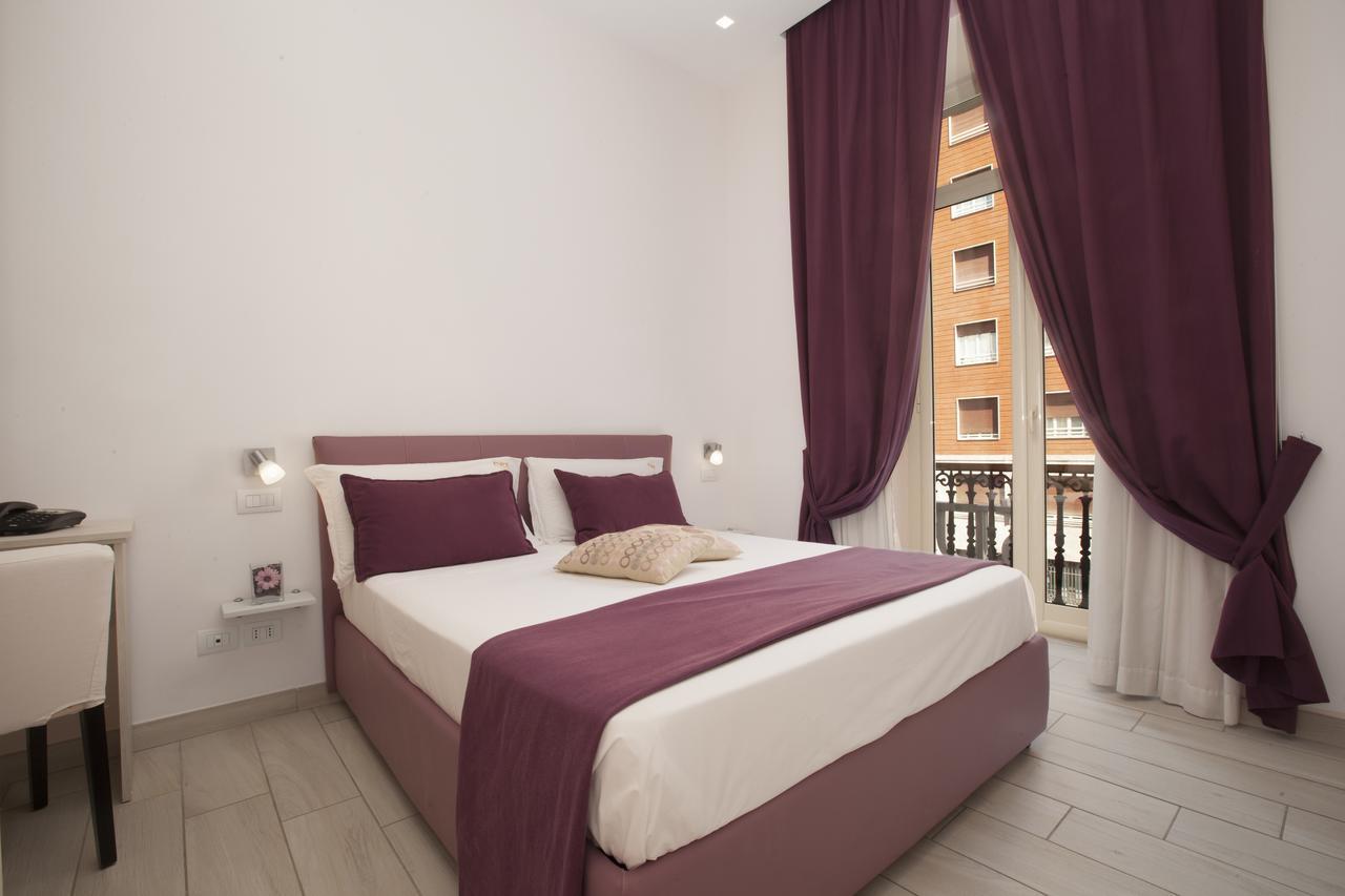 Suite Dei Catalani Naples Exterior photo